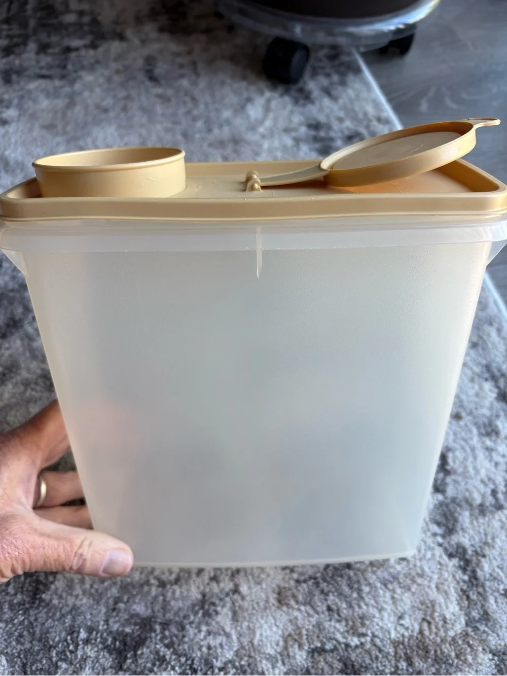 Tupperware Beige Food Storage Container Lid with Flip Pour Spout